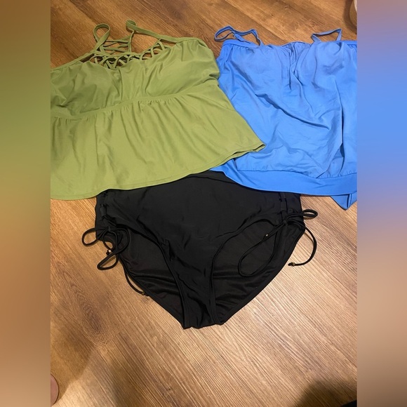 Woman’s variety of Bathing suits. Plus size. 2x 20w-22w - Picture 1 of 9